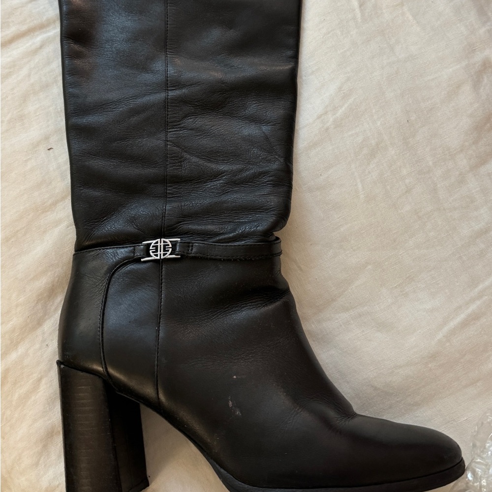Over the Knee Caroline Herrera Boots